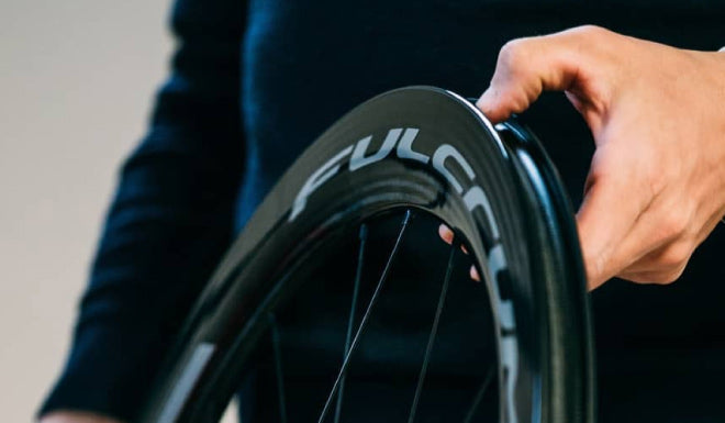 Comment savoir si ma roue vélo est compatible tubeless ?