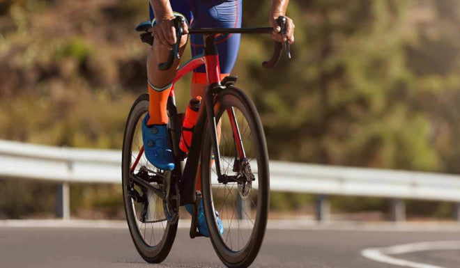 Des pneus vélo route de plus en plus larges