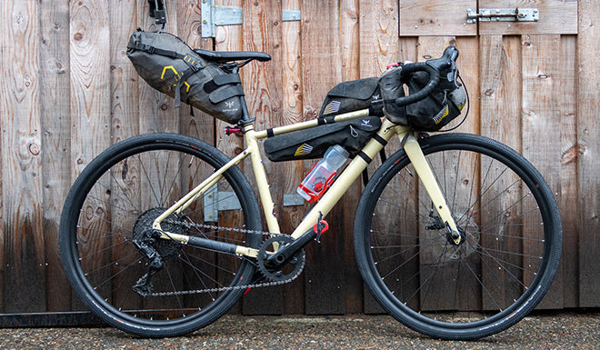 Comment bien choisir la pression de ses pneus gravel ?