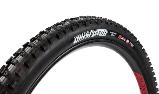Pneu VTT Maxxis Dissector Wide Trail Tubeless Ready avec protection EXO et gomme 3C MaxxTerra, conçu pour le trail et l’enduro.