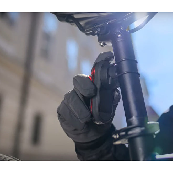 Radar vélo Garmin RTL515 sur tige de selle